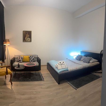 Ganze Klein Unterkunft 1100 Wien Esterno foto