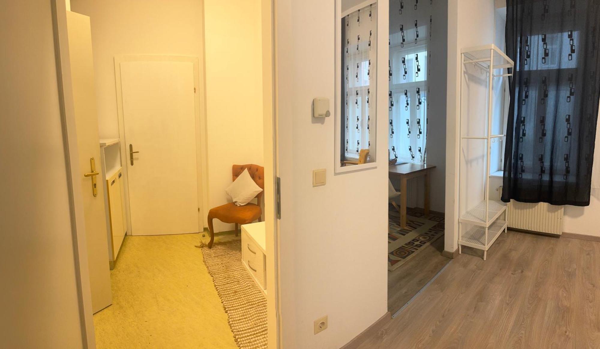 Ganze Klein Unterkunft 1100 Wien Esterno foto