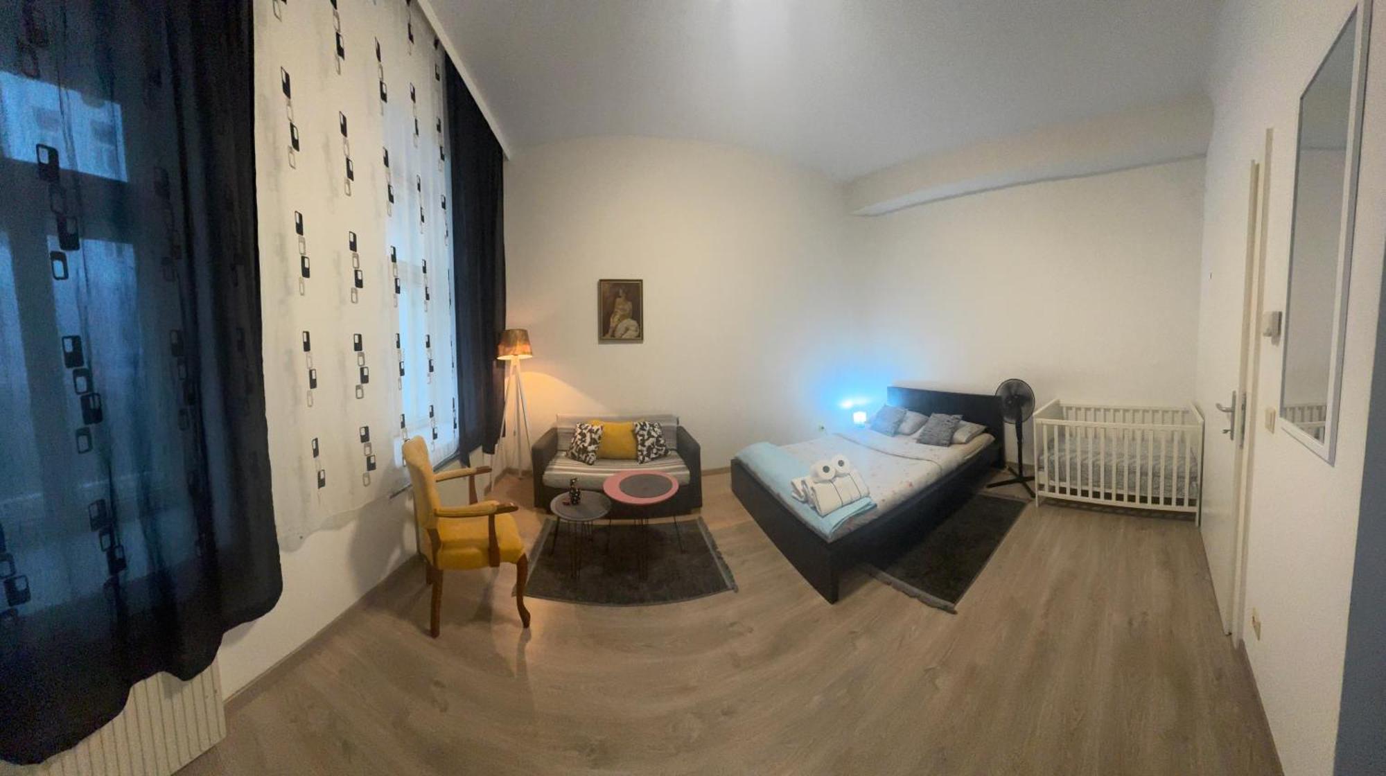 Ganze Klein Unterkunft 1100 Wien Esterno foto